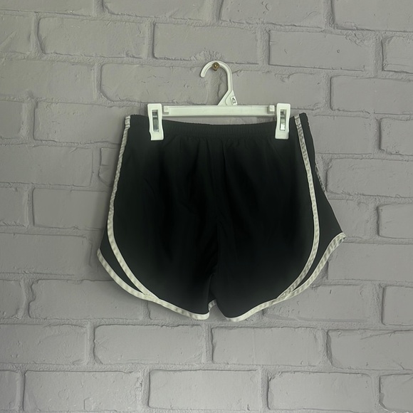 Nike Black Athletic Shorts with Classic Tempo Style size XS - Picture 2 of 2